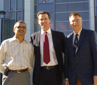 Left to right are Ramesh Rao, SF Mayor Gavin Newsom and Larry Smarr