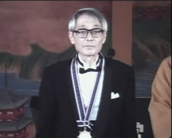 Hirotugu Akaike Receives Kyoto Prize