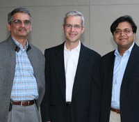 Alon Orlitsky with fellow QUALCOMM chairs Ramesh Rao (left) and Rajesh Gupta (right)