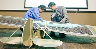 Solar Plane, Dmitriy Obukhov and Yezi Kong