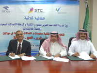Calit2 signs the agreement with KACST and Saudi Telecom